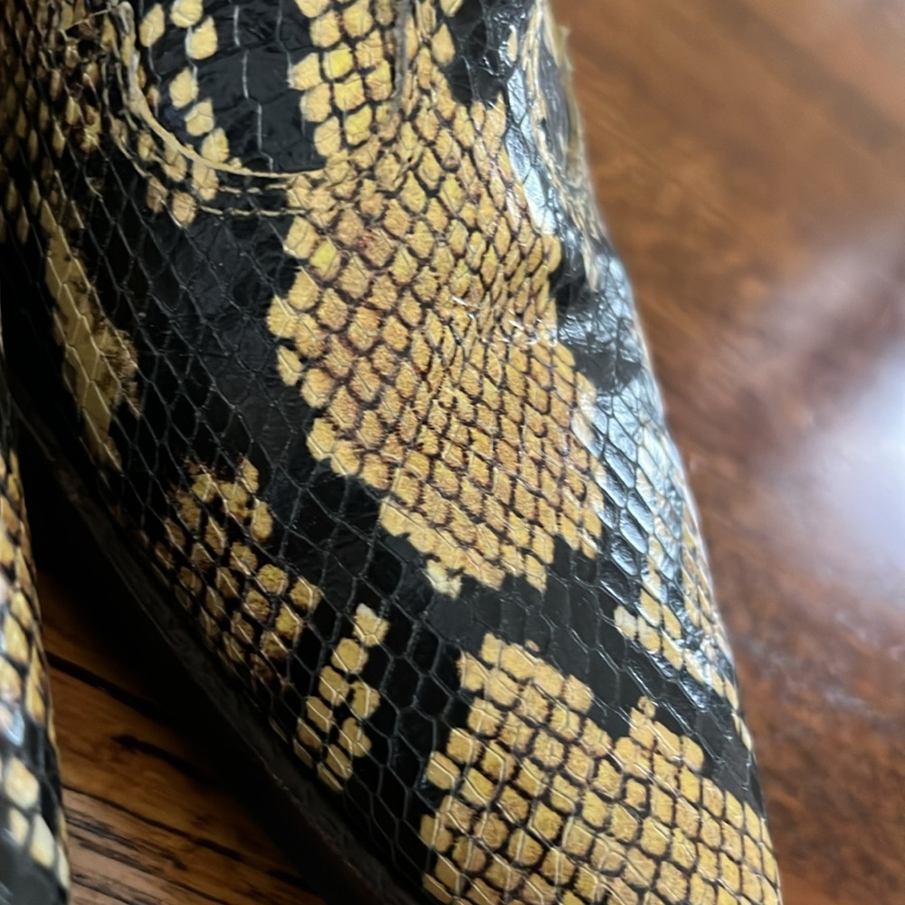 Women’s Gorgeous Sam Edelman Winona Booties Western Size 11 Black Yellow Snake - Picture 13 of 16